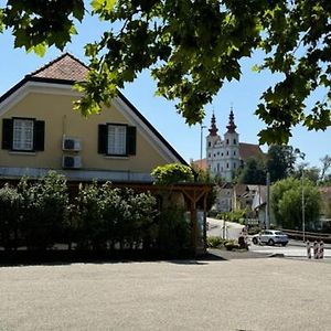 Nastanitev Na Gricu Hotell Sveta Trojica v Slovenskih Goricah Exterior photo