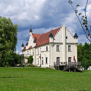 Gutshaus Penzlin Villa Meyenburg  Exterior photo