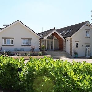 Leafield House Nables Farm Villa Chippenham  Exterior photo