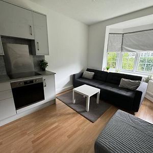 Lovely 3-Bed 20 Mins To Central London Lägenhet Exterior photo