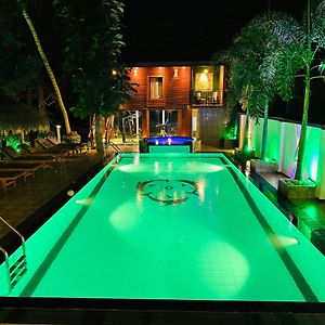 River Front Luxury Wooden Cabana Villa Tissamaharama Exterior photo