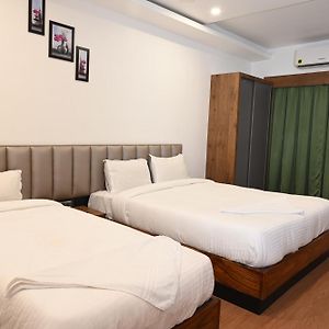 Sonnesta Grand Hotell Chainpur Exterior photo