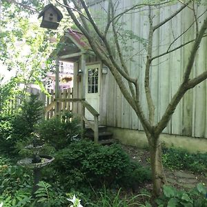 Carriage House Hideaway In Center Of Chestertown Lägenhet Exterior photo