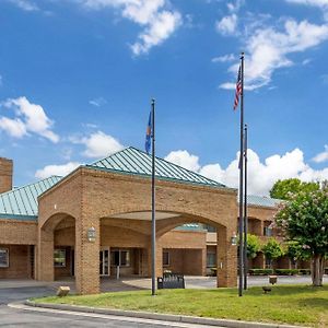 Comfort Suites Inn At Ridgewood Farm Salem Exterior photo