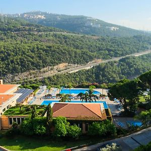 Country Lodge Hotel & Resort Beirut Exterior photo