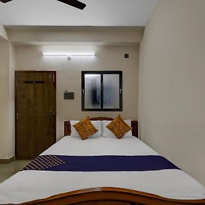 Spot On 73621 Srinivasa Boarding And Lodging Hotell Jālahalli Exterior photo