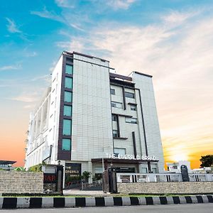 The Emerald Grand Hotell Dehradun Exterior photo