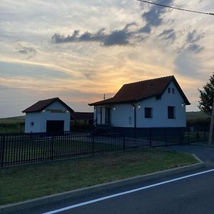 Kuca Za Odmor Baranja Small Luxury House Lägenhet Karanac Exterior photo