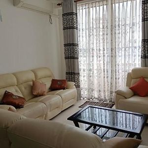 Spacious 3Bhk Apartment Colombo 06 Wellawatte Exterior photo