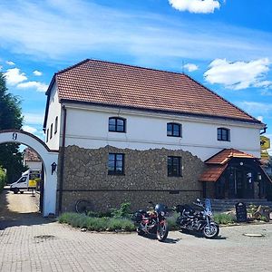 Penzion Horse Farm Lechovice Hotell Exterior photo