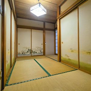 Tatami House 3Minutes From Keisei Usui Station 35Minutes From Narita Airport 52 Minutes From Asakusa 50 Minutes From Oshiage 75Minutes From Ginza Lägenhet Sakura  Exterior photo