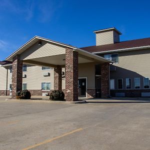 Belva Deer Inn Sigourney Exterior photo