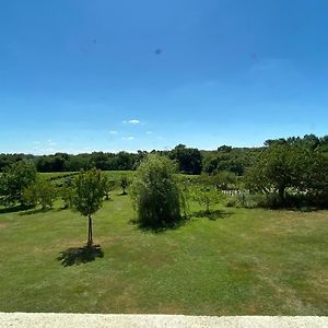 Chateau Canteloup Bed and Breakfast Saint-Caprais-de-Bordeaux Exterior photo