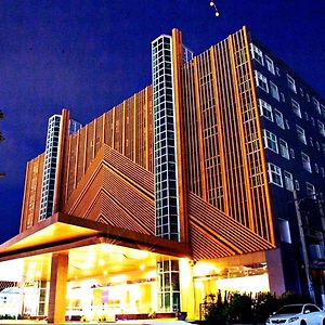 The Srivaree Airport Hotel Samut Prakan Exterior photo