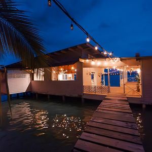 La Caribena Beach House- Bocas Del Toro, Isla Colon, Panama Lägenhet Big Creek Exterior photo