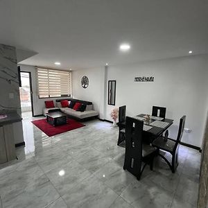 Comodo Apartamento Cerca Del Aeropuerto Lägenhet Cuenca Exterior photo