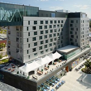 Courtyard By Marriott Montreal Laval Hotell Exterior photo