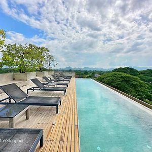 Inchantreedoopool Hotell Kanchanaburi City Exterior photo