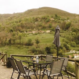 El Carbayu - La Vallicuerra Alojamientos Rurales Mieres  Exterior photo