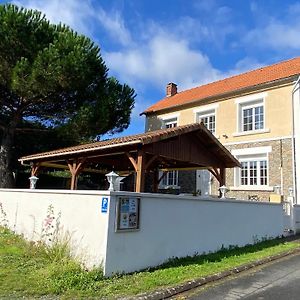 La Maison Du Parloir Villa Queaux Exterior photo