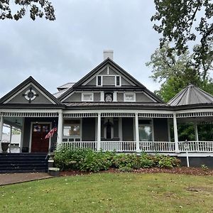 Intermission Hogan House Bed and Breakfast Hogansville Exterior photo