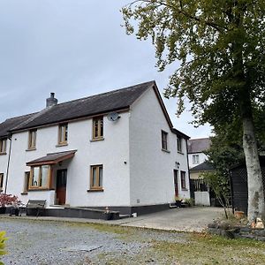 Neuadd Bach Lägenhet Carmarthen Exterior photo