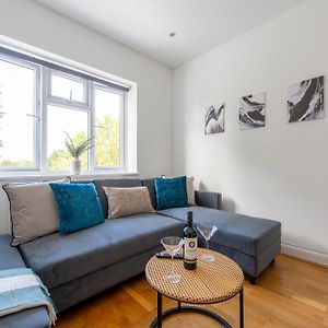 Ealing Gem 3 Bath, 2 En-Suite Flat With Parking Exterior photo