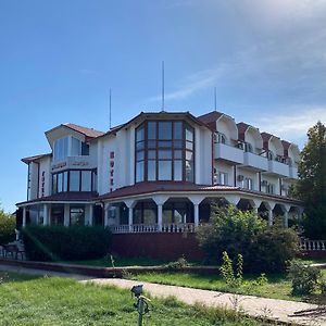 Момент Hotell Yuzhnoukrainsk Exterior photo