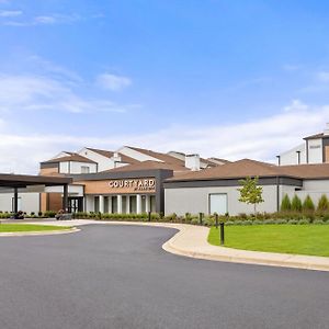 Courtyard By Marriott Detroit Livonia Hotell Exterior photo