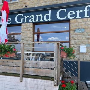 Le Grand Cerf Hotell Carignan Exterior photo