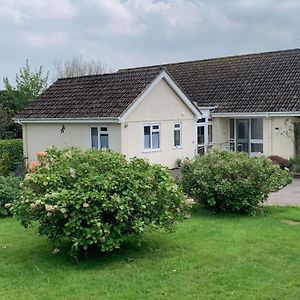 Snowdrop Lodge Wheddon Cross Exterior photo