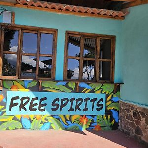 Free Spirits Hotell San Marcos La Laguna Exterior photo