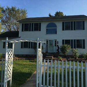 Large Country Home Bloomington Exterior photo