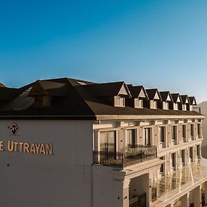 The Uttrayan - Luxury Meets Tranquility Hotell Kaliana Exterior photo