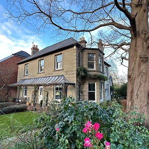 30 Park Street Hotell Hungerford Exterior photo