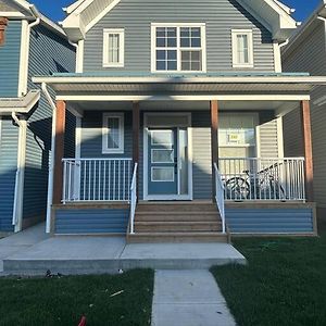 Seton Villas Cozy Four-Bed House YYC Exterior photo