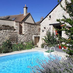 Chambre Quadruple Avec Piscine Au Bord De La Loire - Fr-1-590-474 Bed and Breakfast Ousson-sur-Loire Exterior photo