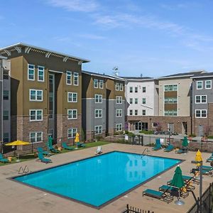 King Bedroom Suite In Shared Apartment W Pool, Gym Chico Exterior photo