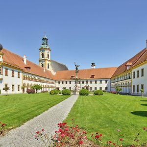 Augustiner-Chorherrenstift Reichersberg Hotell Reichersberg  Exterior photo