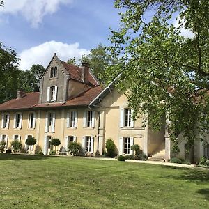 Les Souris Dans Le Grenier Bed and Breakfast Courpignac Exterior photo