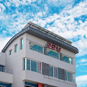 Samcheok Jangho Good Morning Pension Hotell Exterior photo