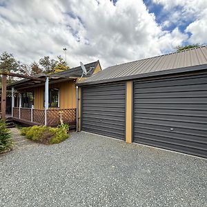 Ruakaka Retreat Hotell Exterior photo