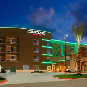 Courtyard By Marriott Victoria Hotell Exterior photo