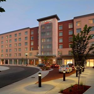 Courtyard By Marriott Muncie At Horizon Convention Center Hotell Exterior photo