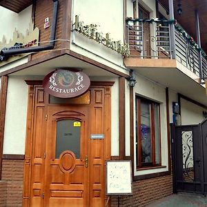 Zlata Praha Hotell Mukatjeve Exterior photo