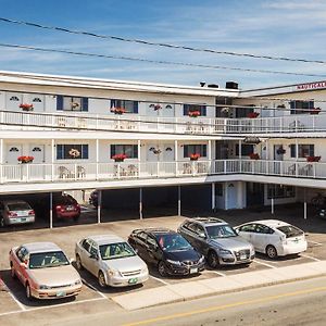 Nautical Motel Hampton Exterior photo