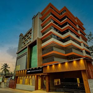 Super Townhouse Madgaon Hotell Raia Exterior photo