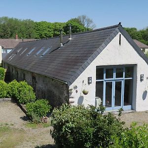 The Old Cowshed Bed and Breakfast Pembroke Exterior photo