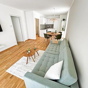 Modern 2 Room Apartment In Downtown Wiener Neustadt Exterior photo