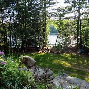 Whimsical Lakefront Chalet Villa Monticello Exterior photo